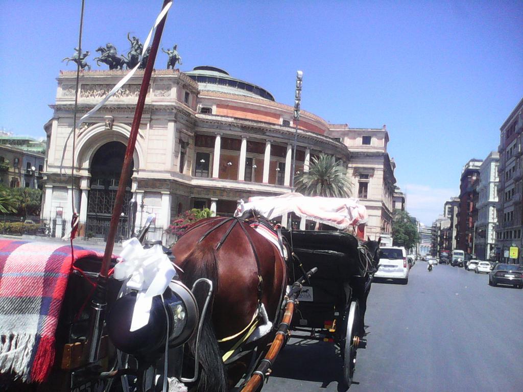 Palermo Centrale Buitenkant foto
